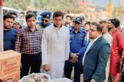পঞ্চগড়ের বোদায় ভর্তুকি মূল্যে পণ্য বিক্রয় স্টোল পরিদর্শন করেন পানি সম্পদ প্রতিমন্ত্রী