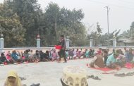 বীরগঞ্জে প্রয়াত বাবা-মায়ের রুহের মাগফিরাত কামনায় ইফতার মাহফিল