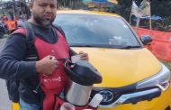 সুদের চাকরি ছেড়ে চা বিক্রি করে ফাইজুল