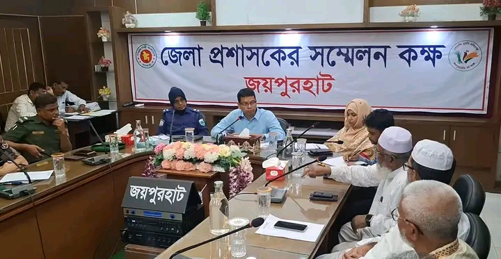 জয়পুরহাটে ড্রাইভিং লাইসেন্স ও কাগজপত্র ছাড়া যানবাহনে তেল না দেওয়ার সিদ্ধান্ত