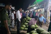 চৌমুহনী ফলমন্ডিতে ইউএনও’র অভিযান: পথ দখল করে ব্যবসা করলে ব্যবস্থা