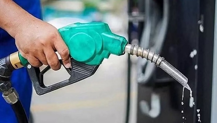 দুইবার তেল নিতে এসে ধরাখেল চালক