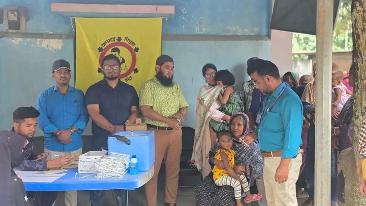 কাহারোলে উৎসবমুখর পরিবেশে হাম-রুবেলা টিকাদান ক্যাম্পেইন শুরু