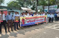 বাকেরগঞ্জে মেডিকেল রিপ্রেনজেটিভদের প্রতিবাদী মানববন্ধন