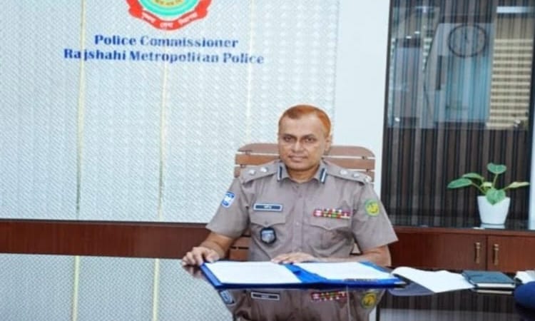 অসাধারণ নেতৃত্ব দিচ্ছেন আর, এম , পি ,কমিশনার