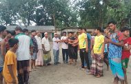 কোস্টাল ইয়ুথ সোসাইটির উদ্যোগে শ্যামনগরে ফুটবল প্রিয় যুবকদের মাঝে বল বিতরণ করা হয়েছে