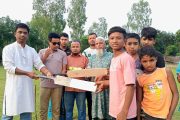 যুব সমাজকে মাদক ও জুয়া-ক্যাসিনো থেকে দূরে রাখতে ক্রীড়া সামগ্রী বিতরণ