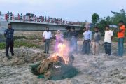 কাহারোলে নিষিদ্ধ চায়না দুয়ারি ও কারেন্ট জাল জব্দ, জনসম্মুখে ধ্বংস