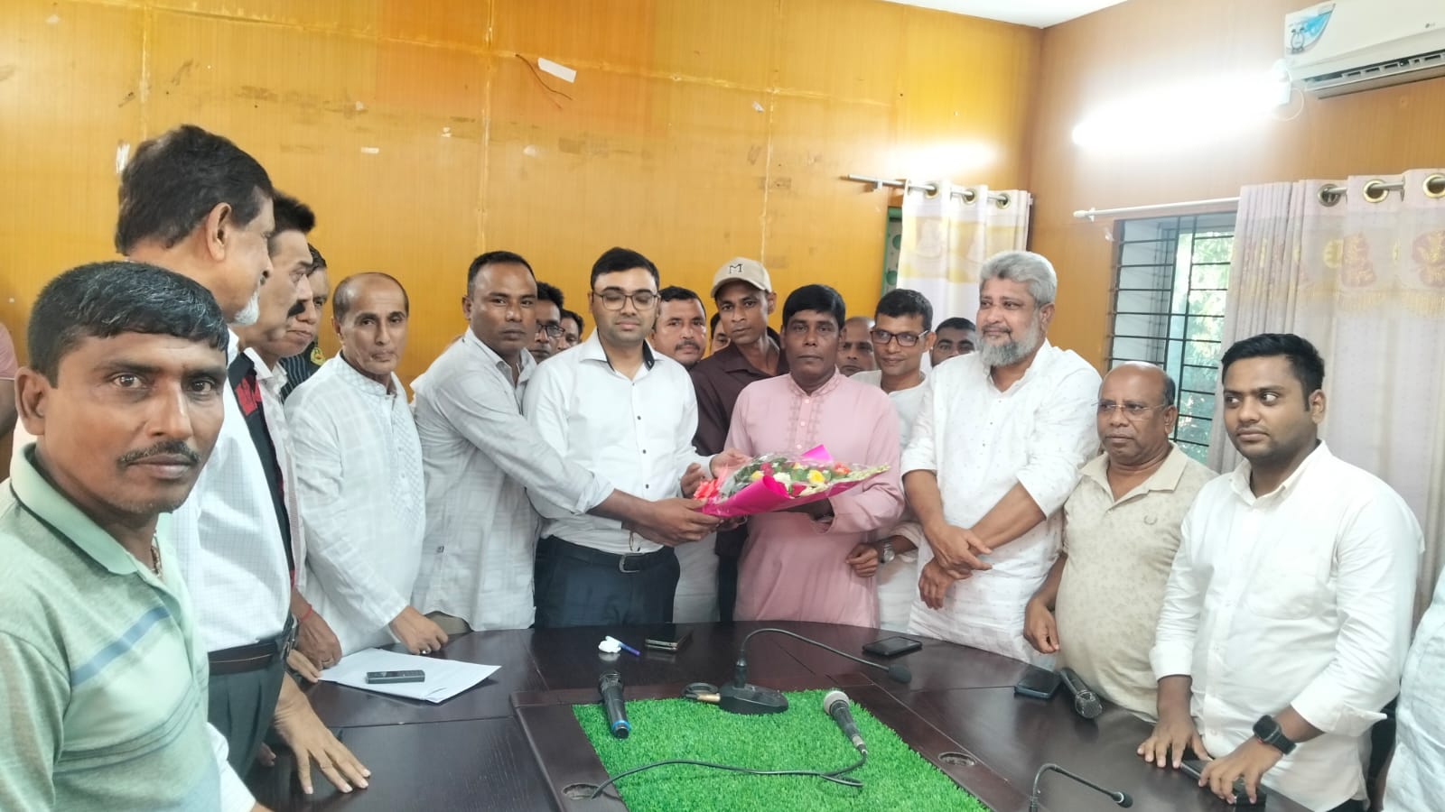 বাকেরগঞ্জে হিন্দু, বৌদ্ধ, খ্রিস্টান কল্যাণ ফ্রন্টের নেতৃবৃন্দের সঙ্গে ইউএনওর পরিচিতি সভা