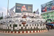 নির্বাচনী প্রচারণায় ঢাকা পড়েছে ঠাকুরগাঁওয়ের জুলাই স্মৃতিস্তম্ভ