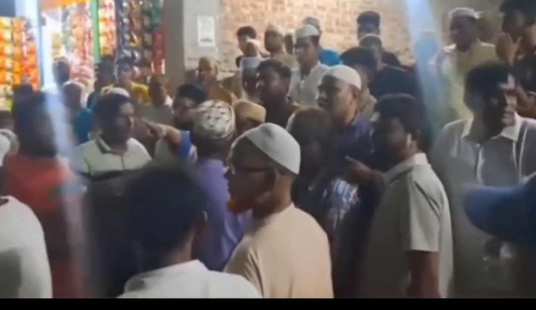 ঠাকুরগাঁওয়ে মসজিদে নামাজ পড়তে গিয়ে বাধার মুখে জামায়াত প্রার্থী, ছাত্রদল নেতার বিরুদ্ধে অভিযোগ